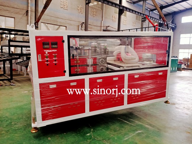 PVC雙管生產(chǎn)線裝柜發(fā)貨中